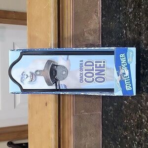 Nib Wembley Snowcapped Bottle Opener With Catch Tray Yeti  New In Box